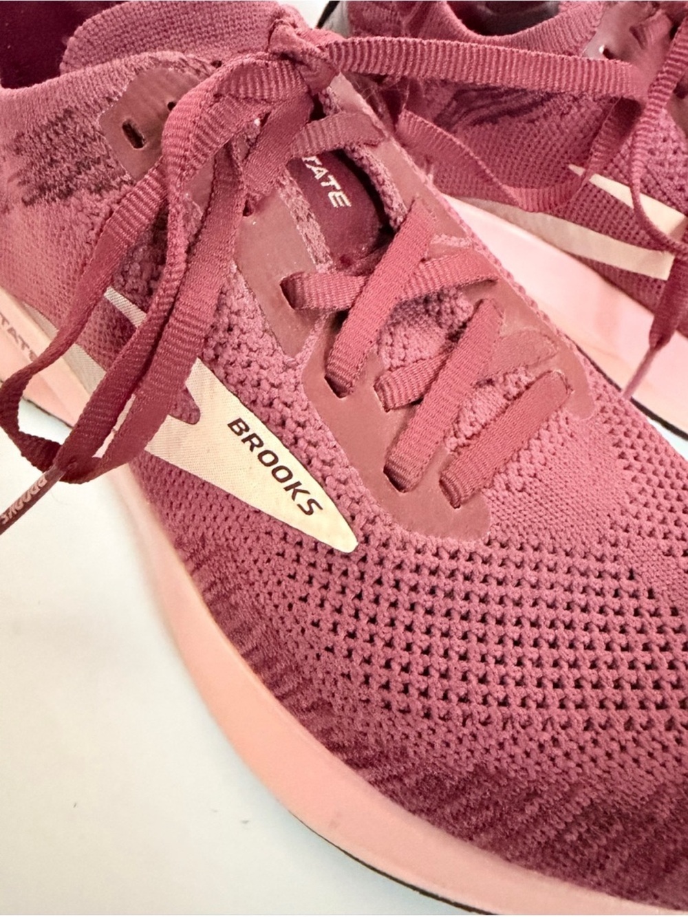 Brooks Road Running Sneakers Levitate 4 Shoes Cushioned Trainers Pink Red Size 6 - Picture 13 of 16
